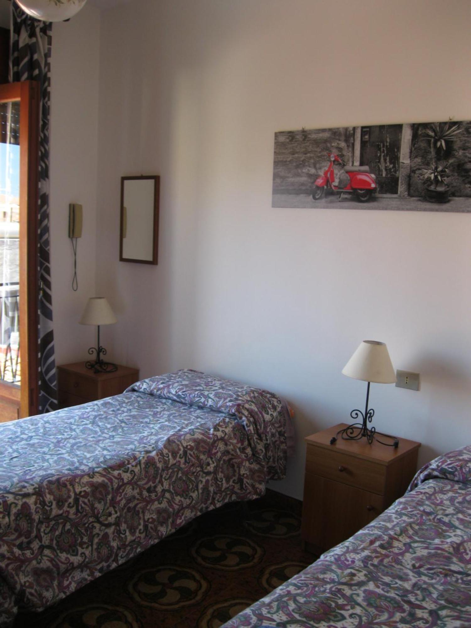 Hotel California Мілаццо Номер фото